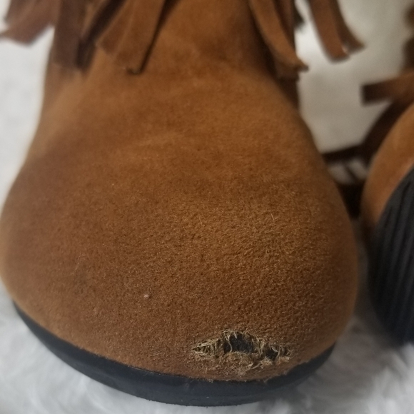 Toddler Girl Faux Suede Boots with Tassels - Picture 7 of 7